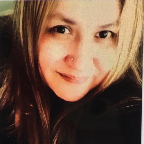 Meet your pusher, Stephanie - Picture 2 of 2